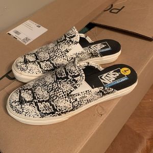 Vans Mules, Women’s 7, B&W snakeskin print